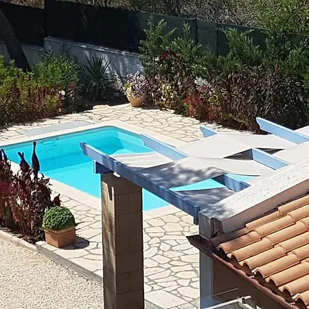فيلة Ponderosa Kefalonia *