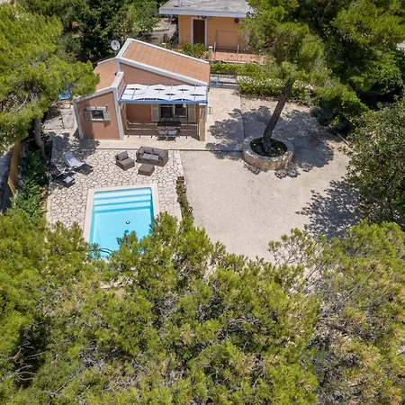别墅 Ponderosa Kefalonia *